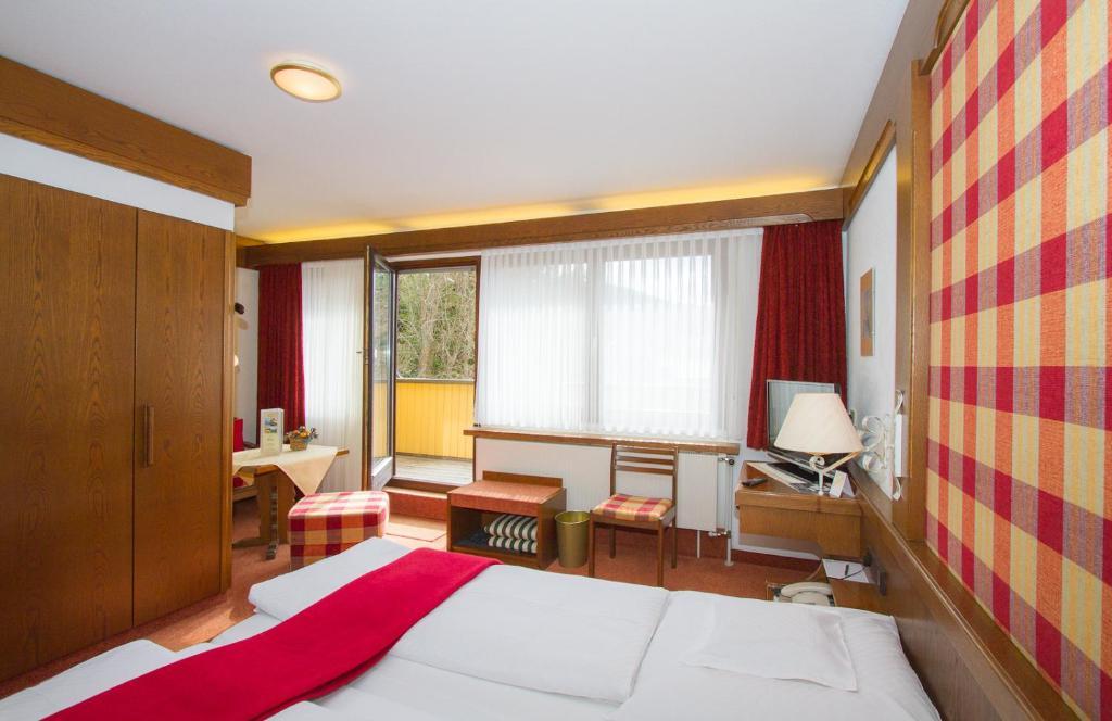 Hotel Restaurant Falken Baiersbronn Quarto foto